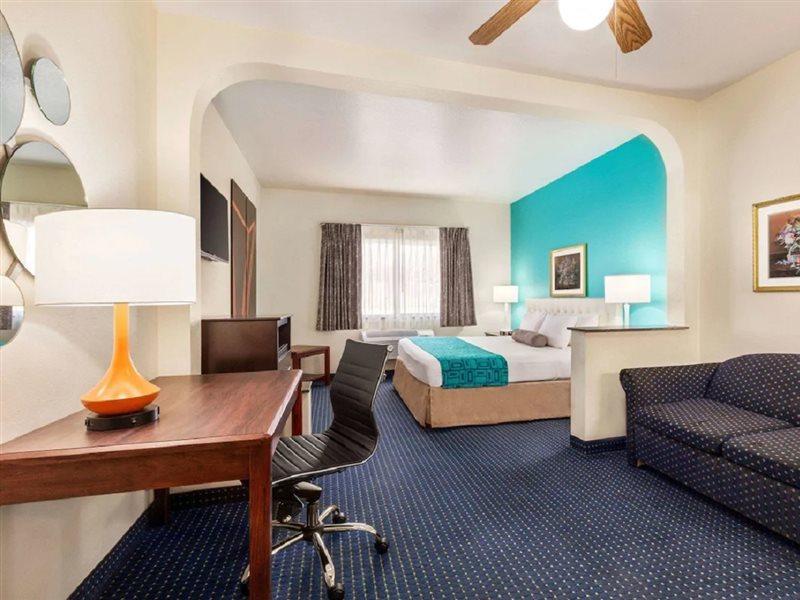 Howard Johnson By Wyndham San Antonio Hotel & Suites Exteriér fotografie