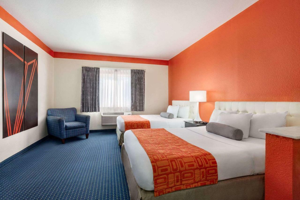 Howard Johnson By Wyndham San Antonio Hotel & Suites Exteriér fotografie