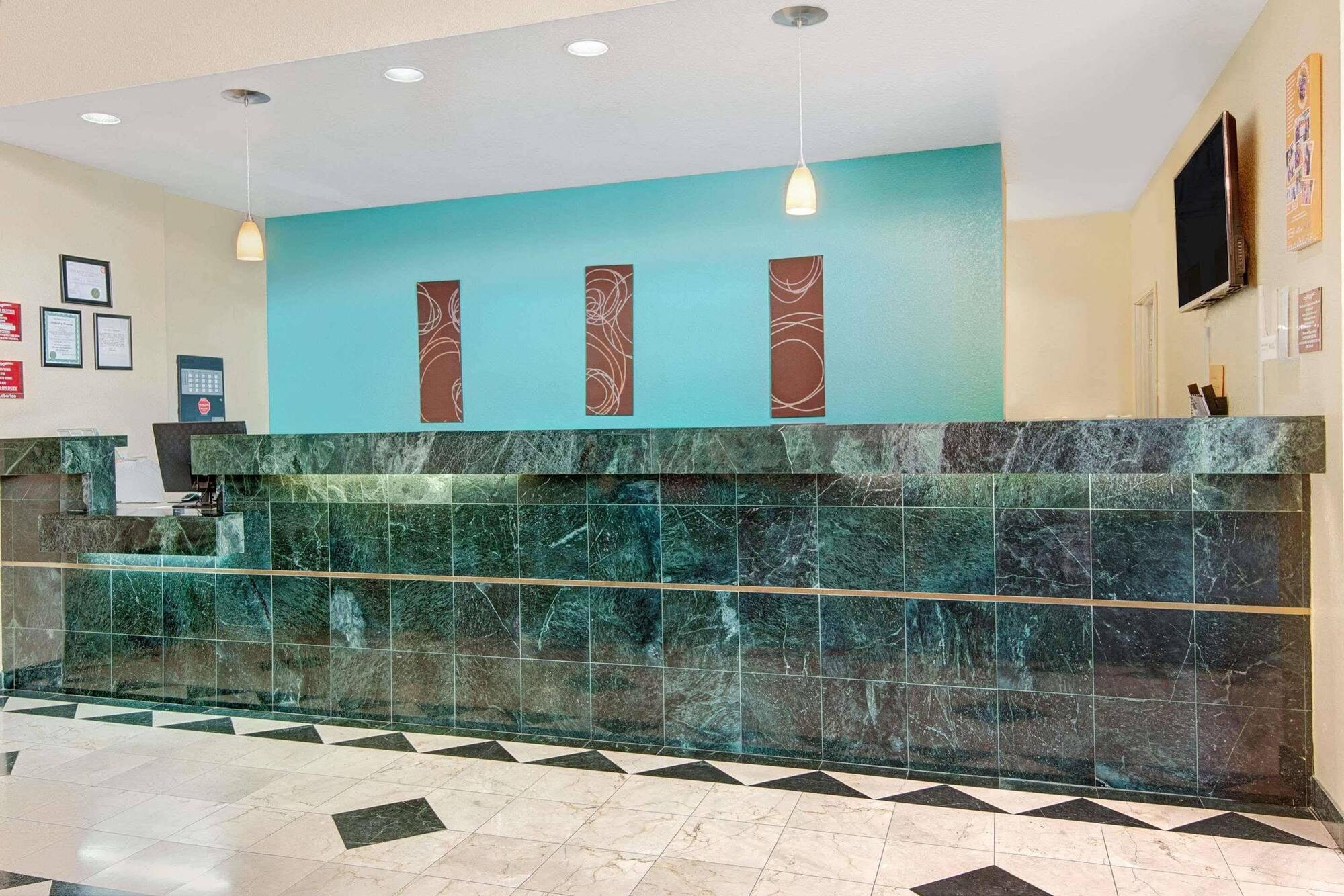 Howard Johnson By Wyndham San Antonio Hotel & Suites Exteriér fotografie